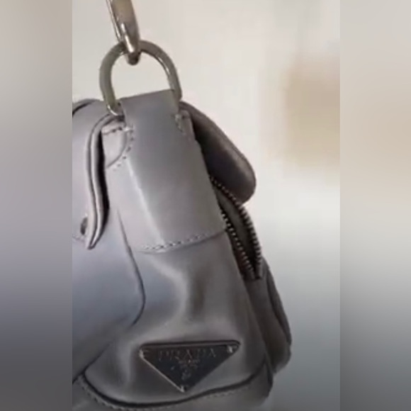 😱 PRADA Authentic Leather Tessuto Buckle Crossbody Bag With 2 Zip Pockets!😍 - Picture 13 of 14